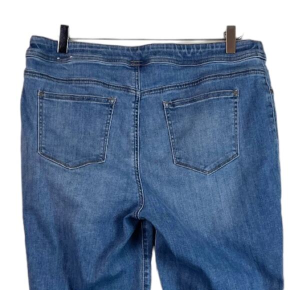 Chicos Slimming Lace Up Ankle Jeans Pull On Light Wash Girlfriend 1.5 Size 10 - Picture 4 of 8